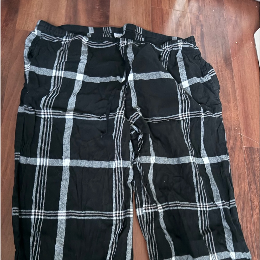 Victoria Secret PJs - Picture 2 of 4